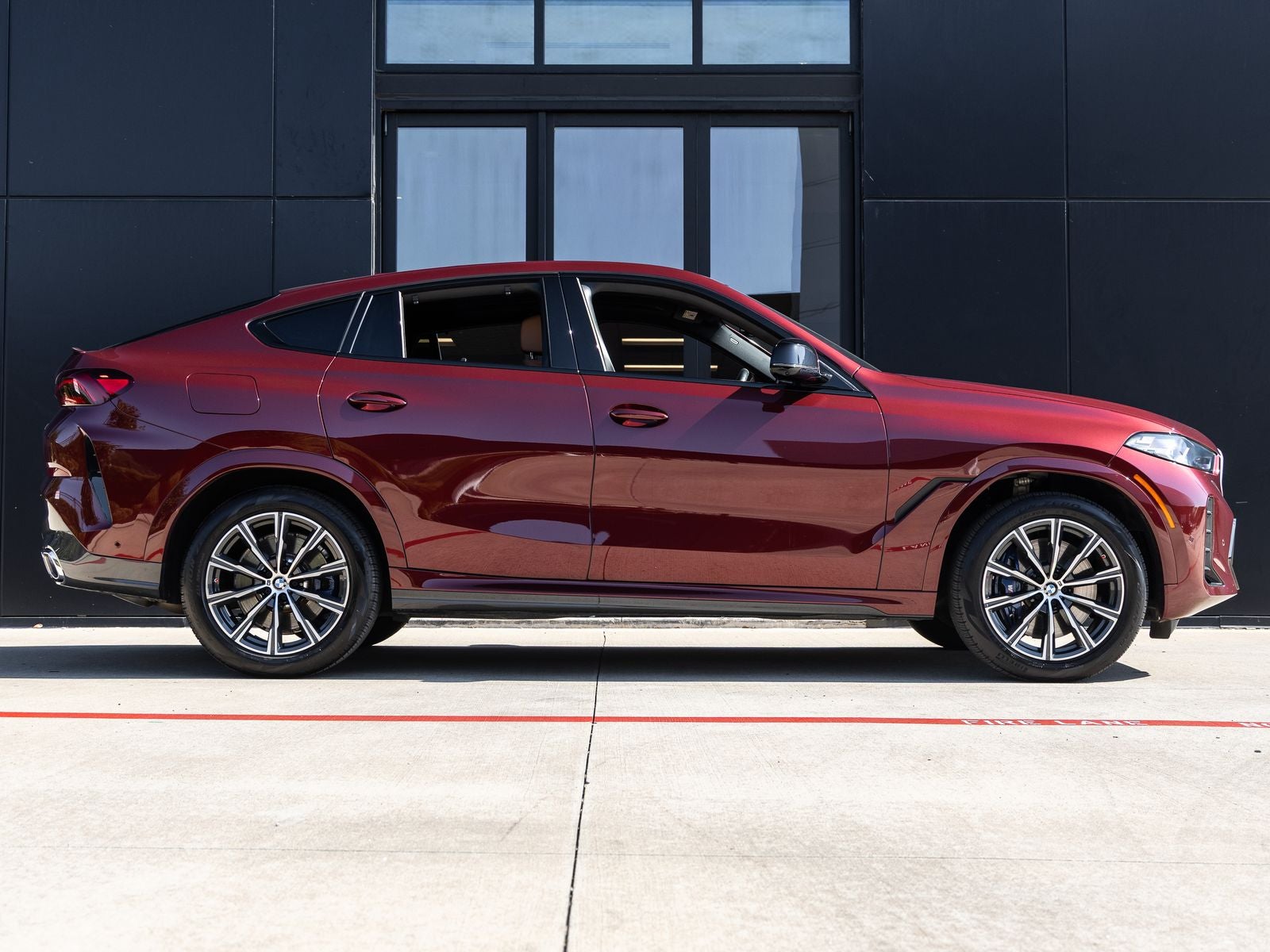2025 BMW X6 M60i