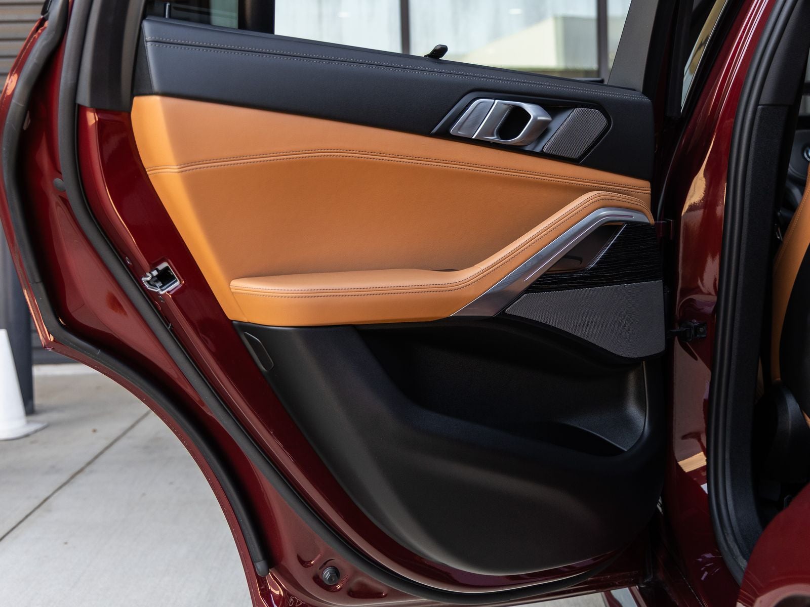 2025 BMW X6 M60i