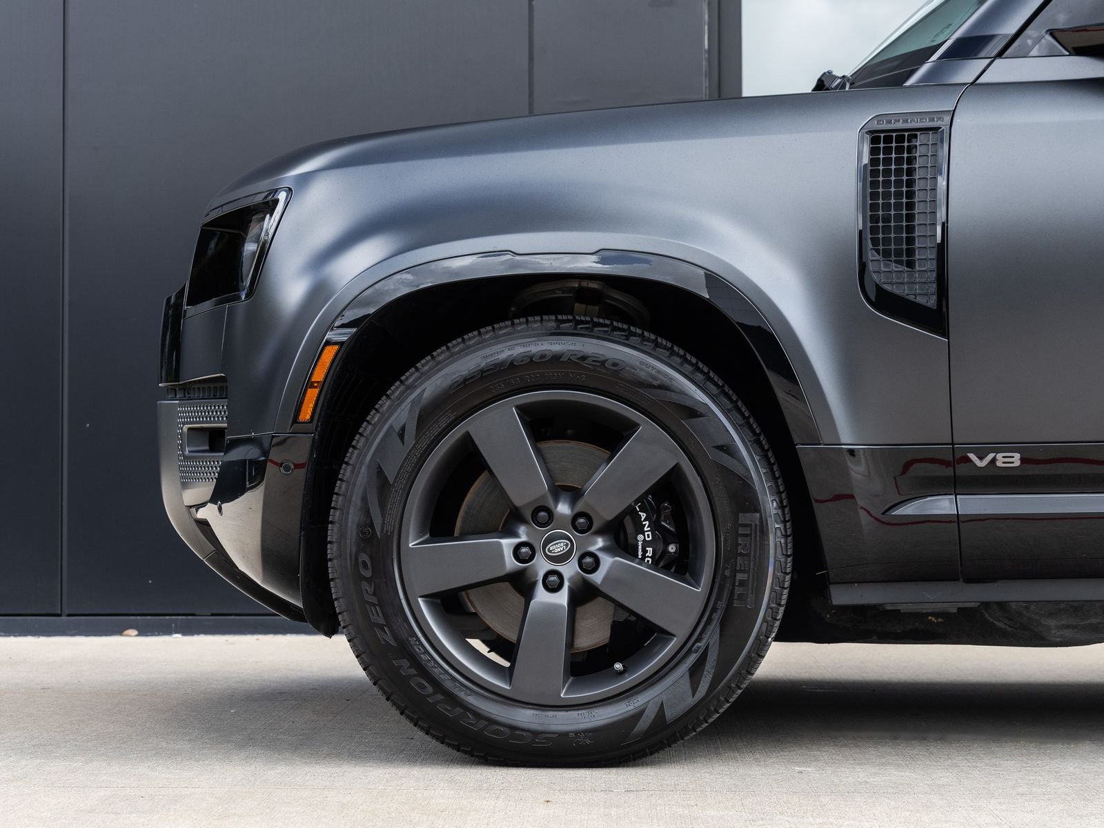 2023 Land Rover Defender 110 V8