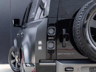 2023 Land Rover Defender 110 V8