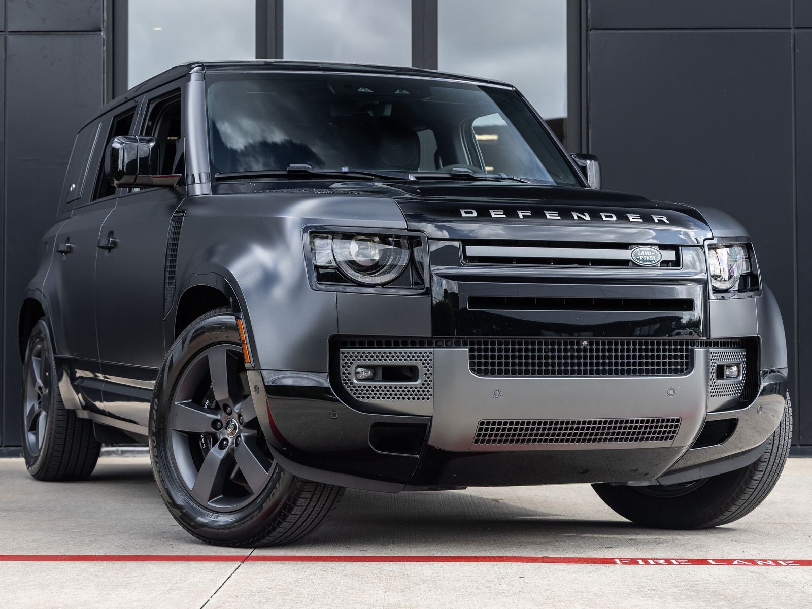 2023 Land Rover Defender 110 V8