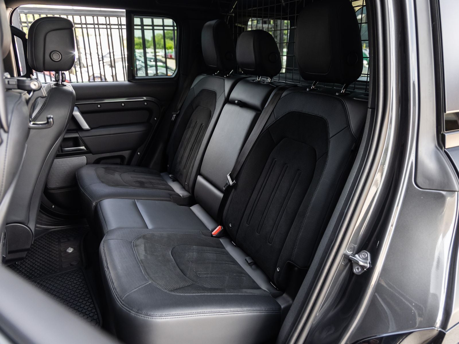 2023 Land Rover Defender 110 V8