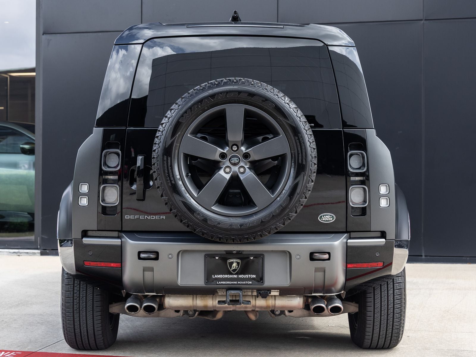2023 Land Rover Defender 110 V8