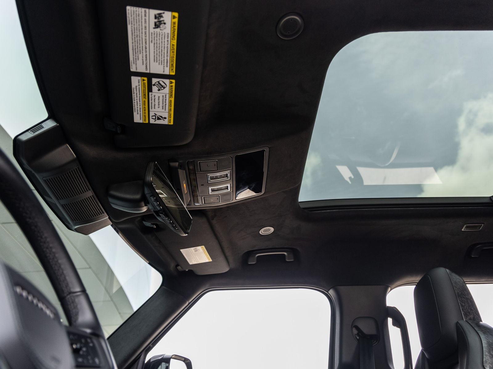 2025 Land Rover Defender 110 P635 OCTA V8