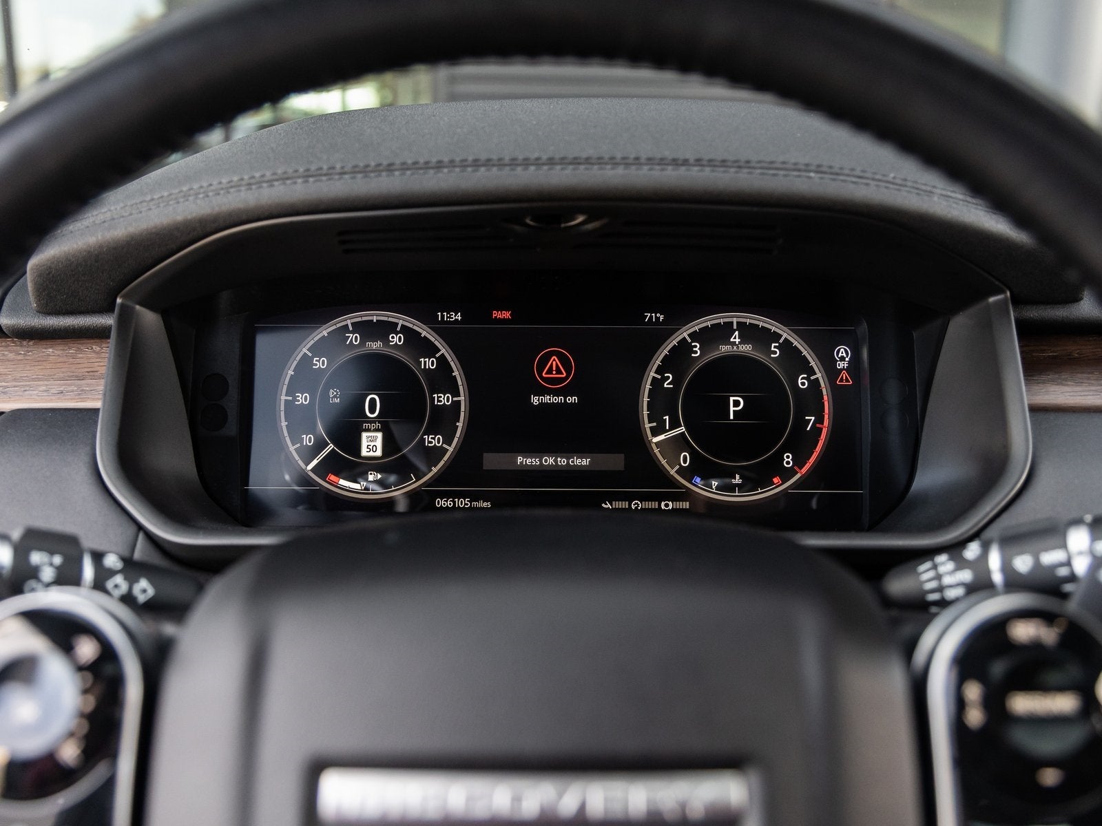 2020 Land Rover Discovery HSE