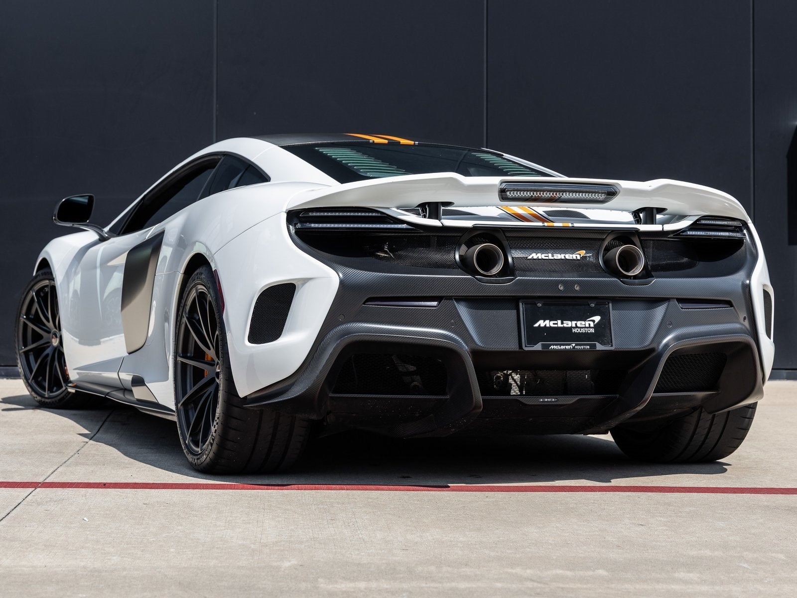2016 McLaren 675LT Base