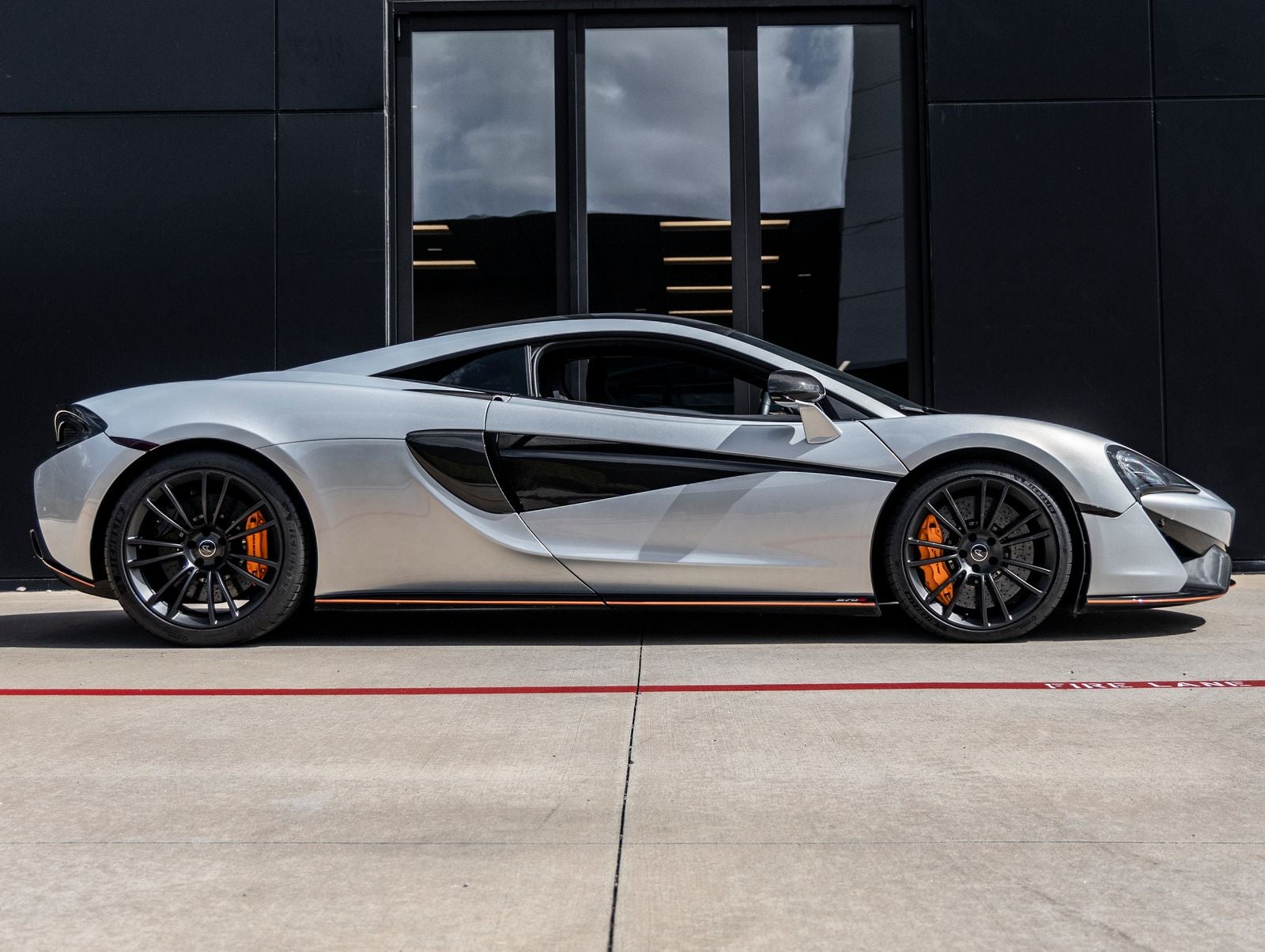 2016 McLaren 570S Base