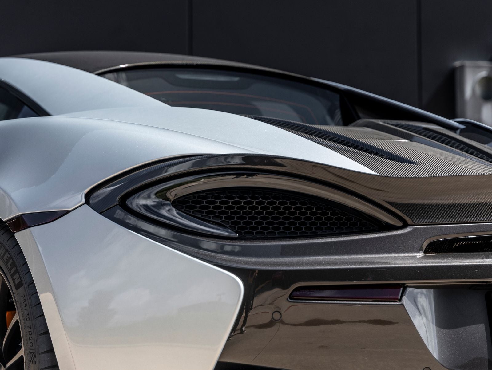 2016 McLaren 570S Base