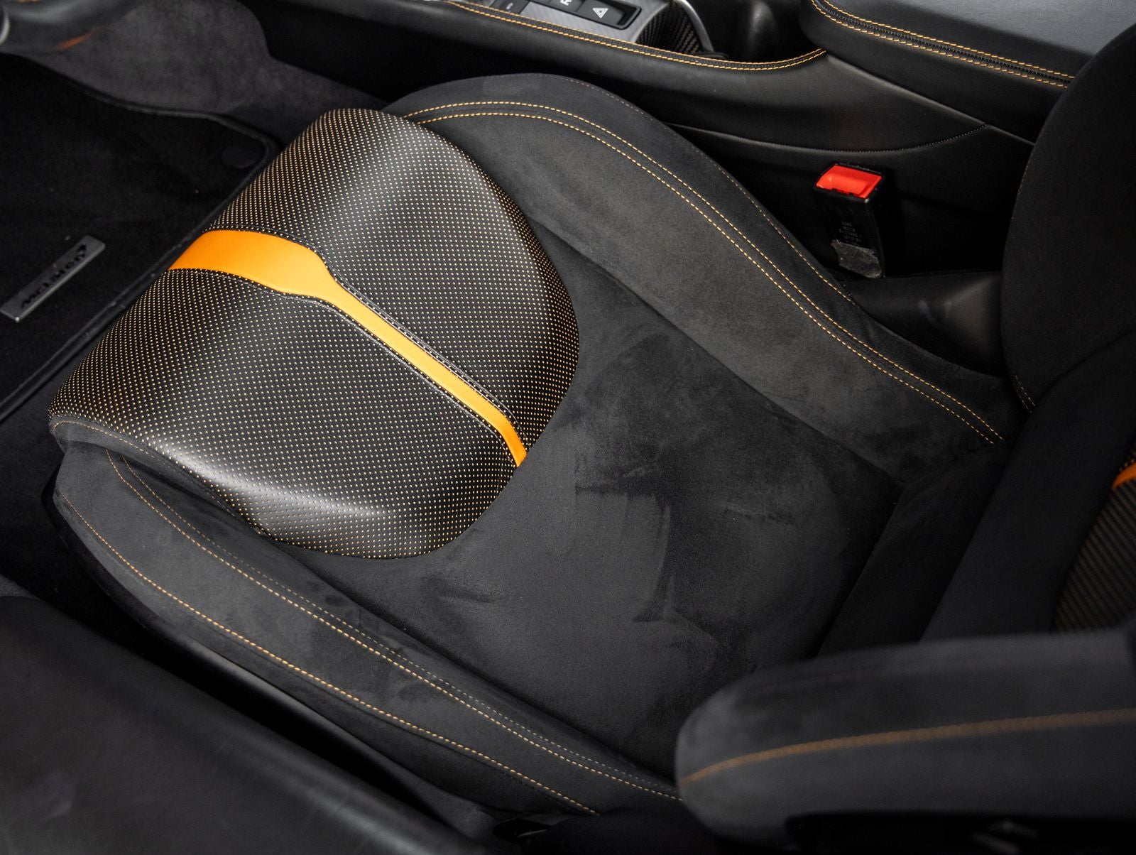 2016 McLaren 570S Base