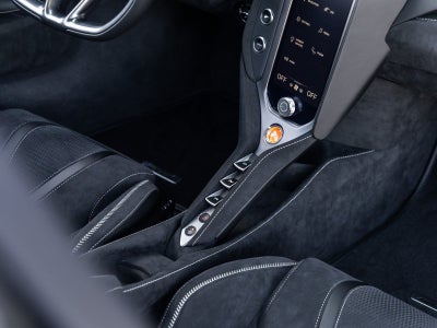 2026 McLaren 750S Base