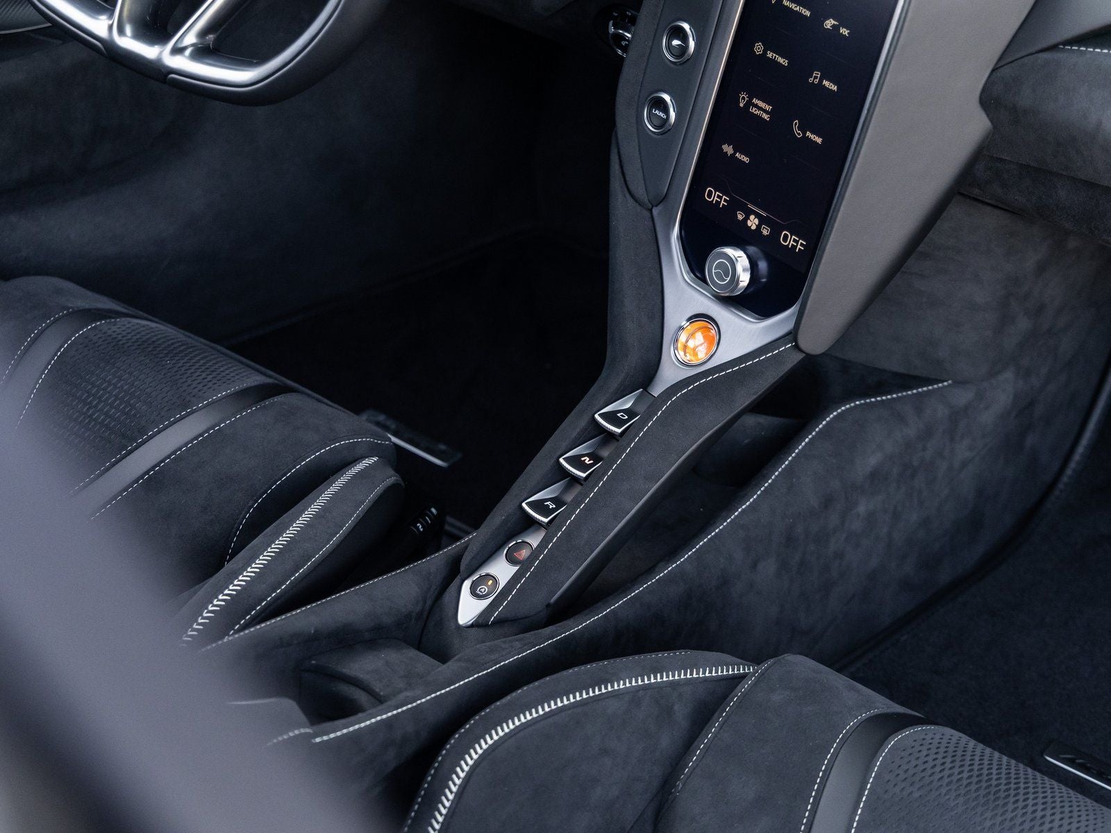 2026 McLaren 750S Base