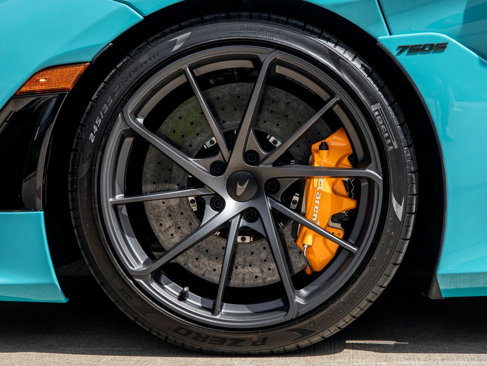 2026 McLaren 750S Base