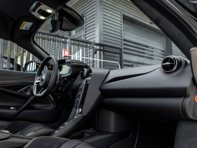 2026 McLaren 750S Base