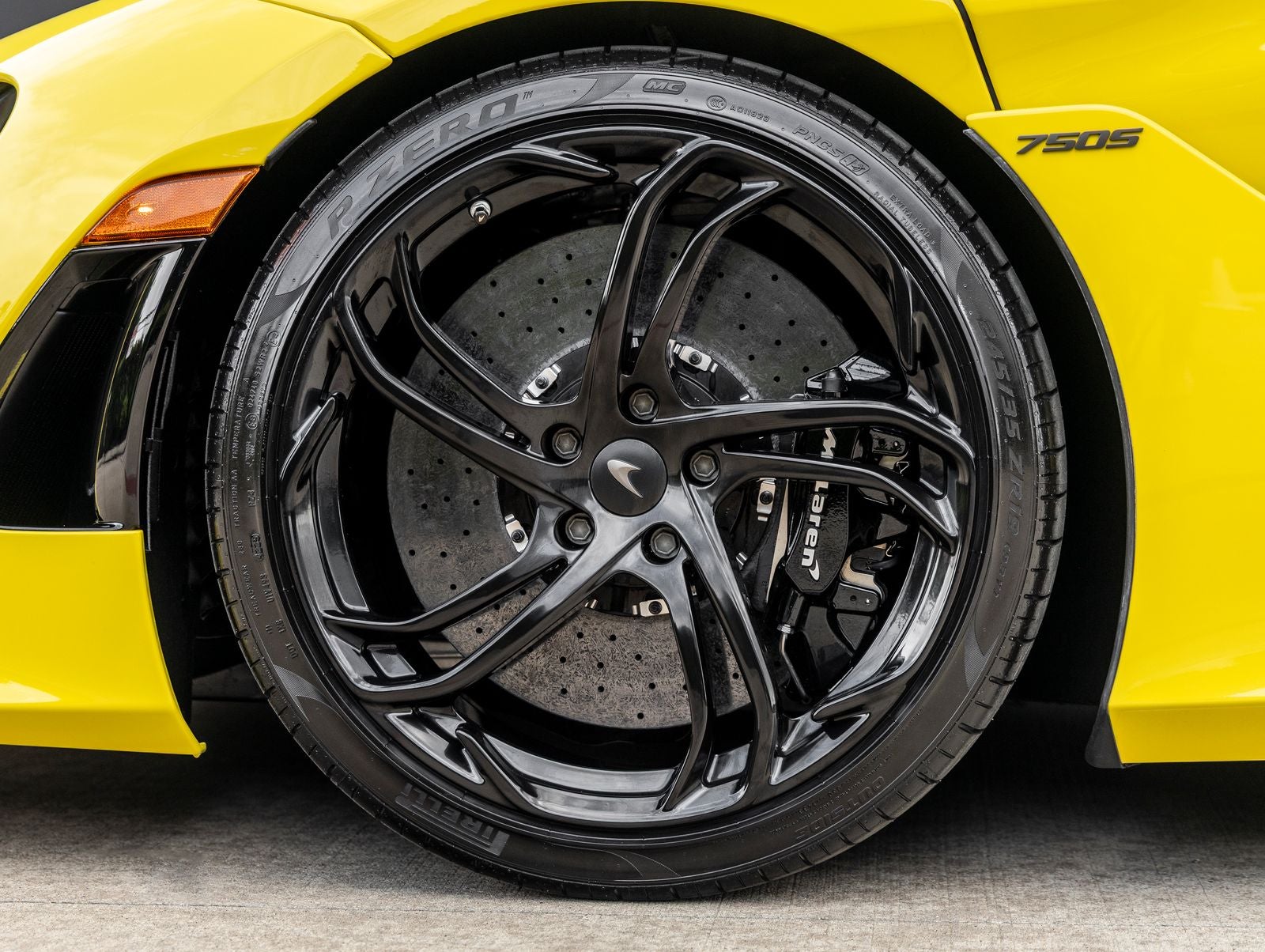 2027 McLaren 750S Base