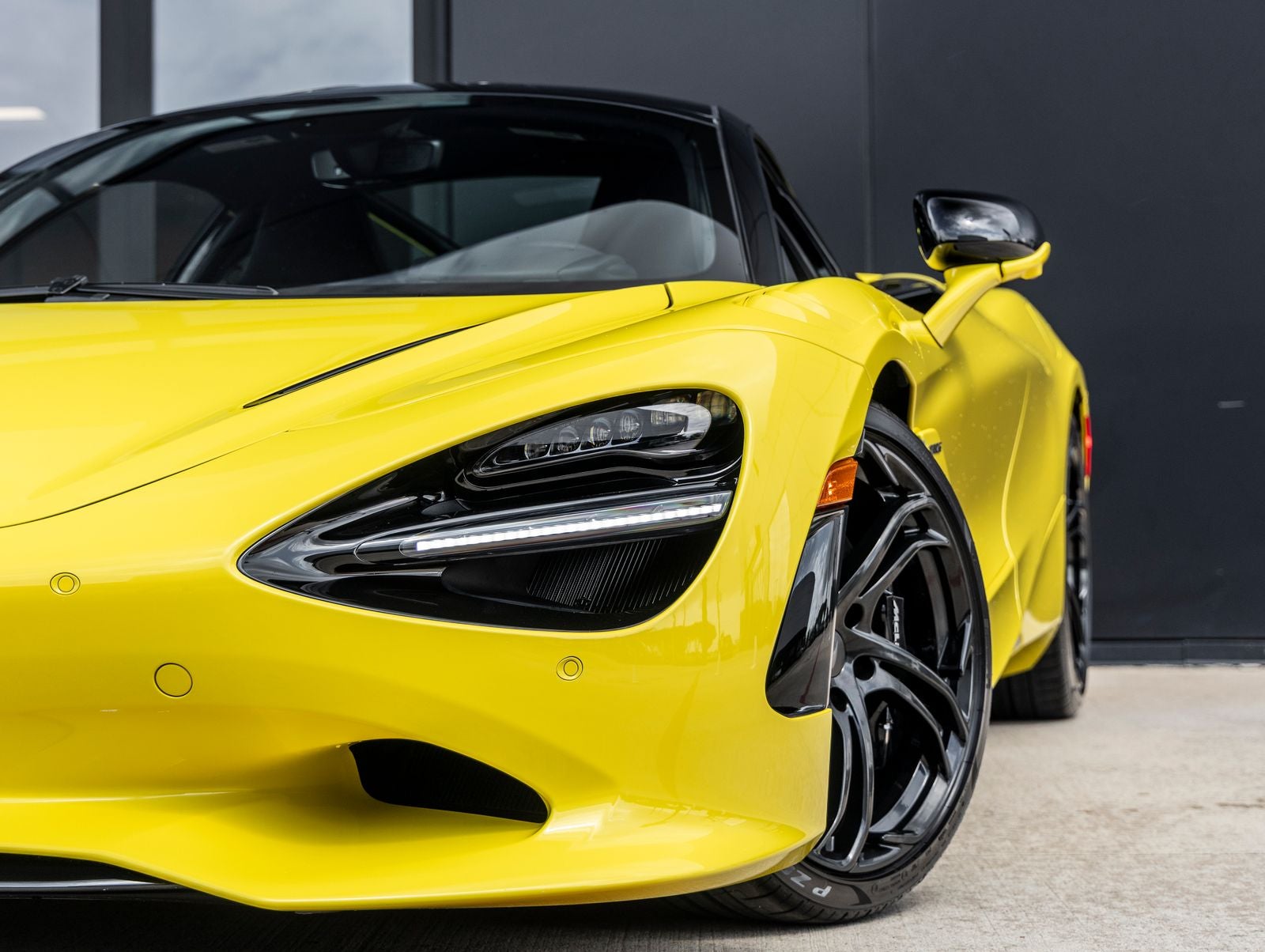 2027 McLaren 750S Base