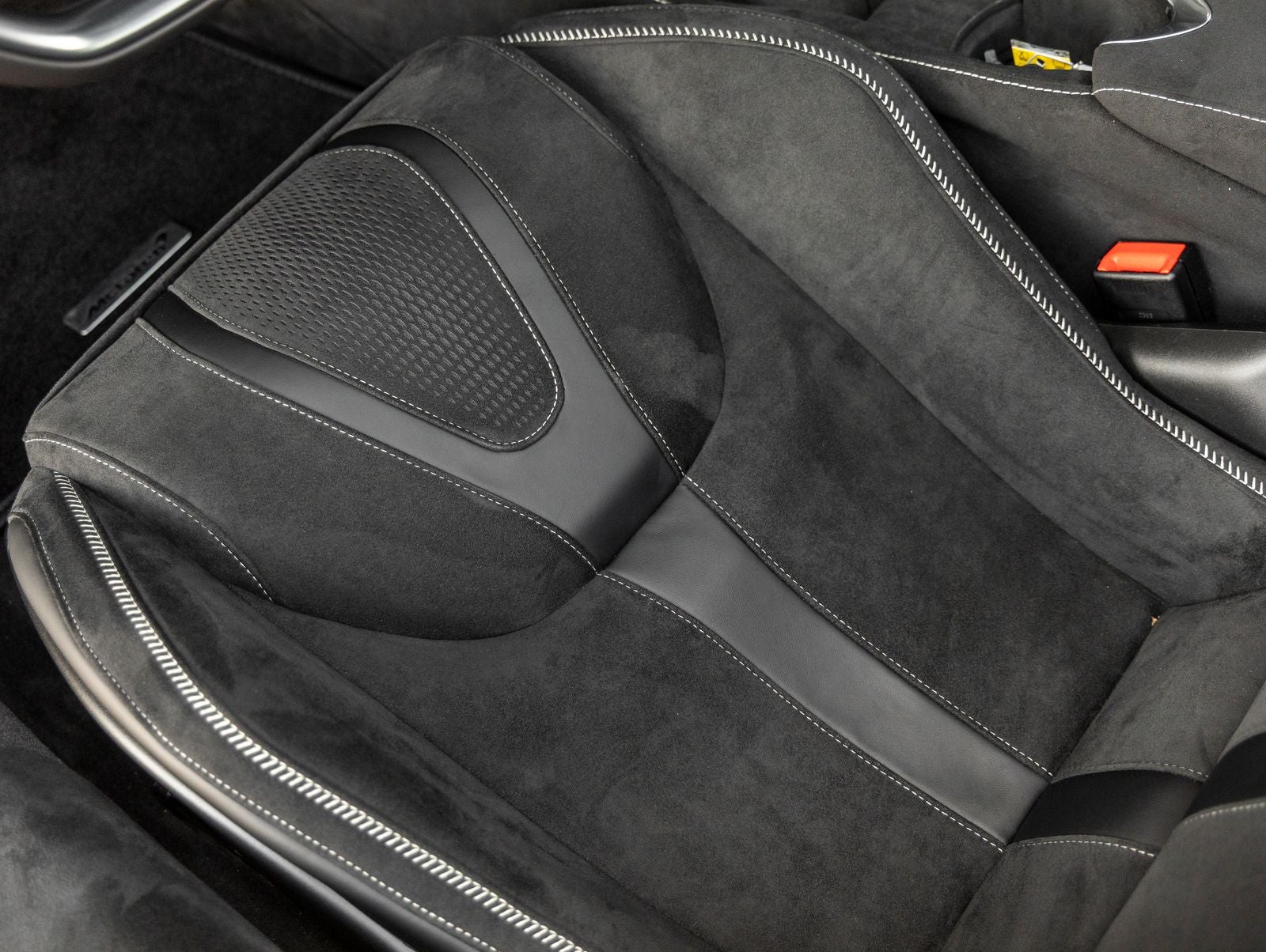 2027 McLaren 750S Base