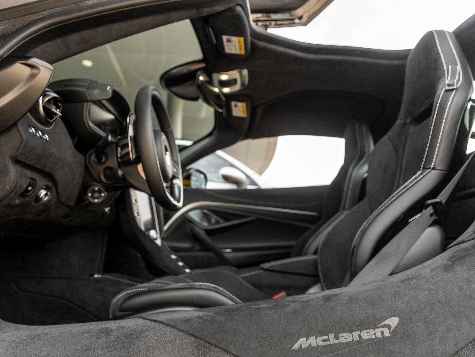 2027 McLaren 750S Base