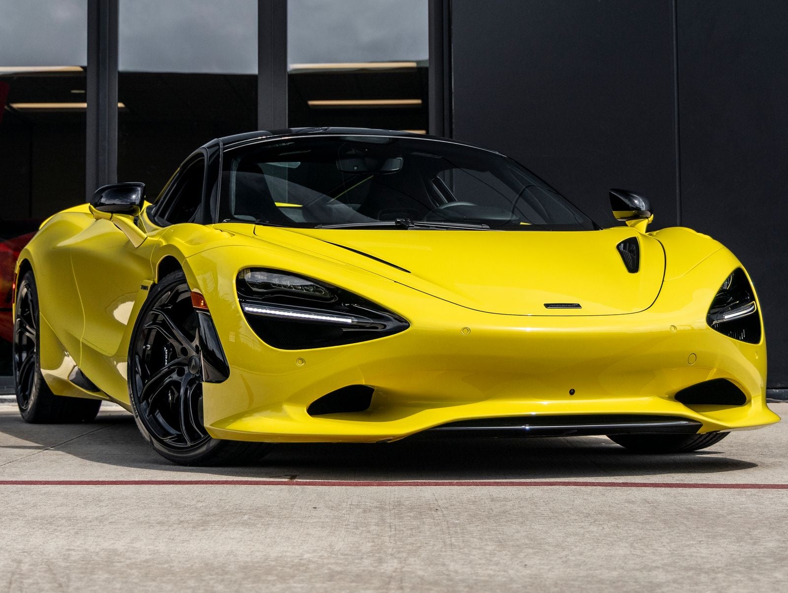 2027 McLaren 750S Base