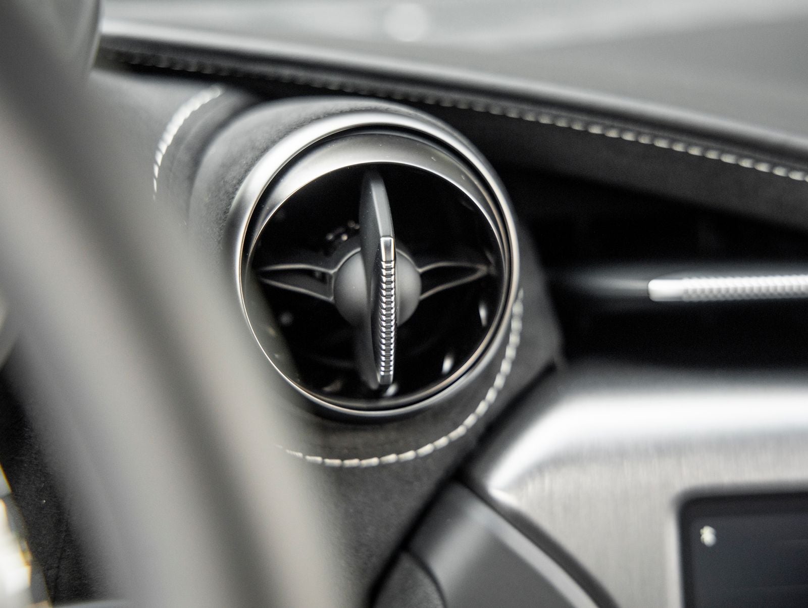 2027 McLaren 750S Base