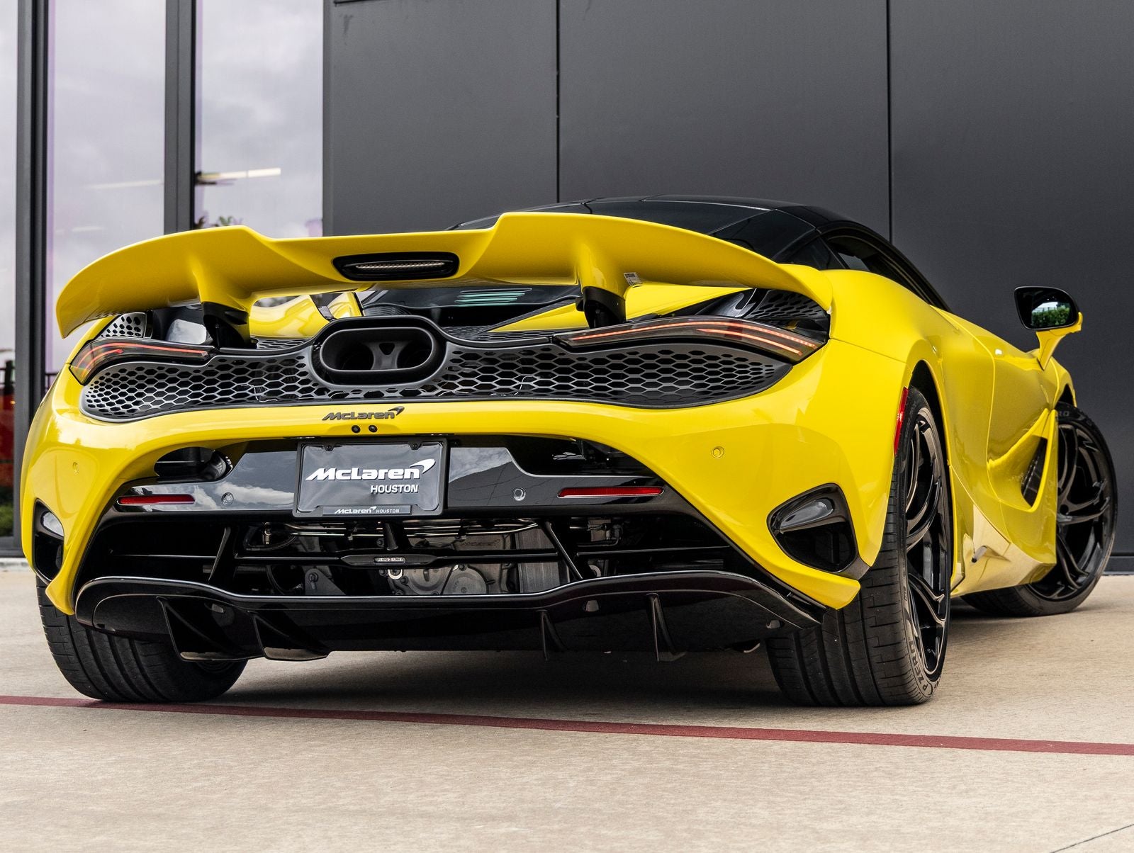 2027 McLaren 750S Base