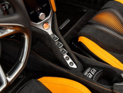 2026 McLaren 750S Base