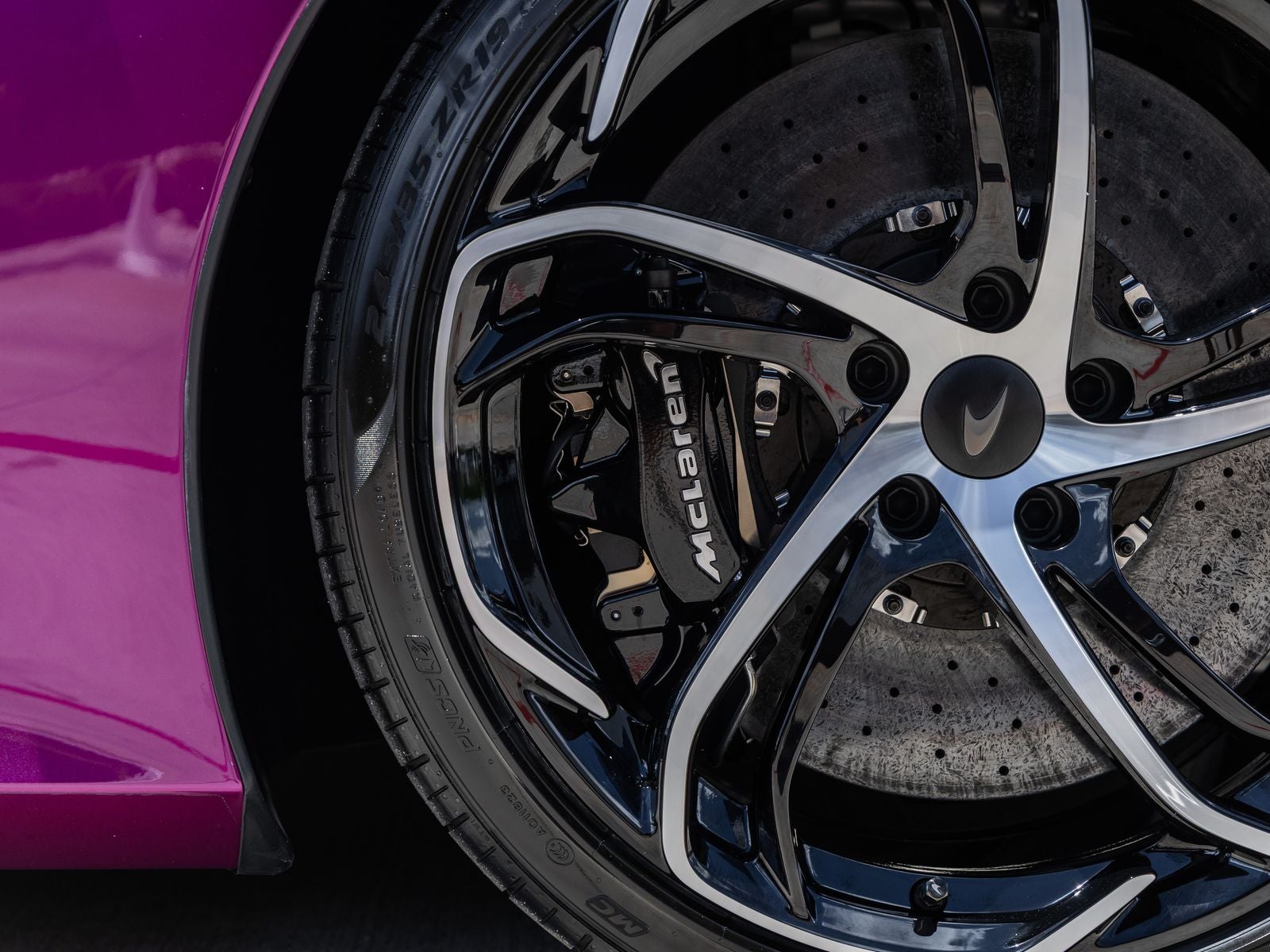 2027 McLaren 750S Base