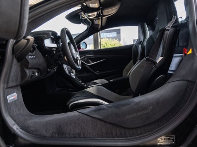 2027 McLaren 750S Base