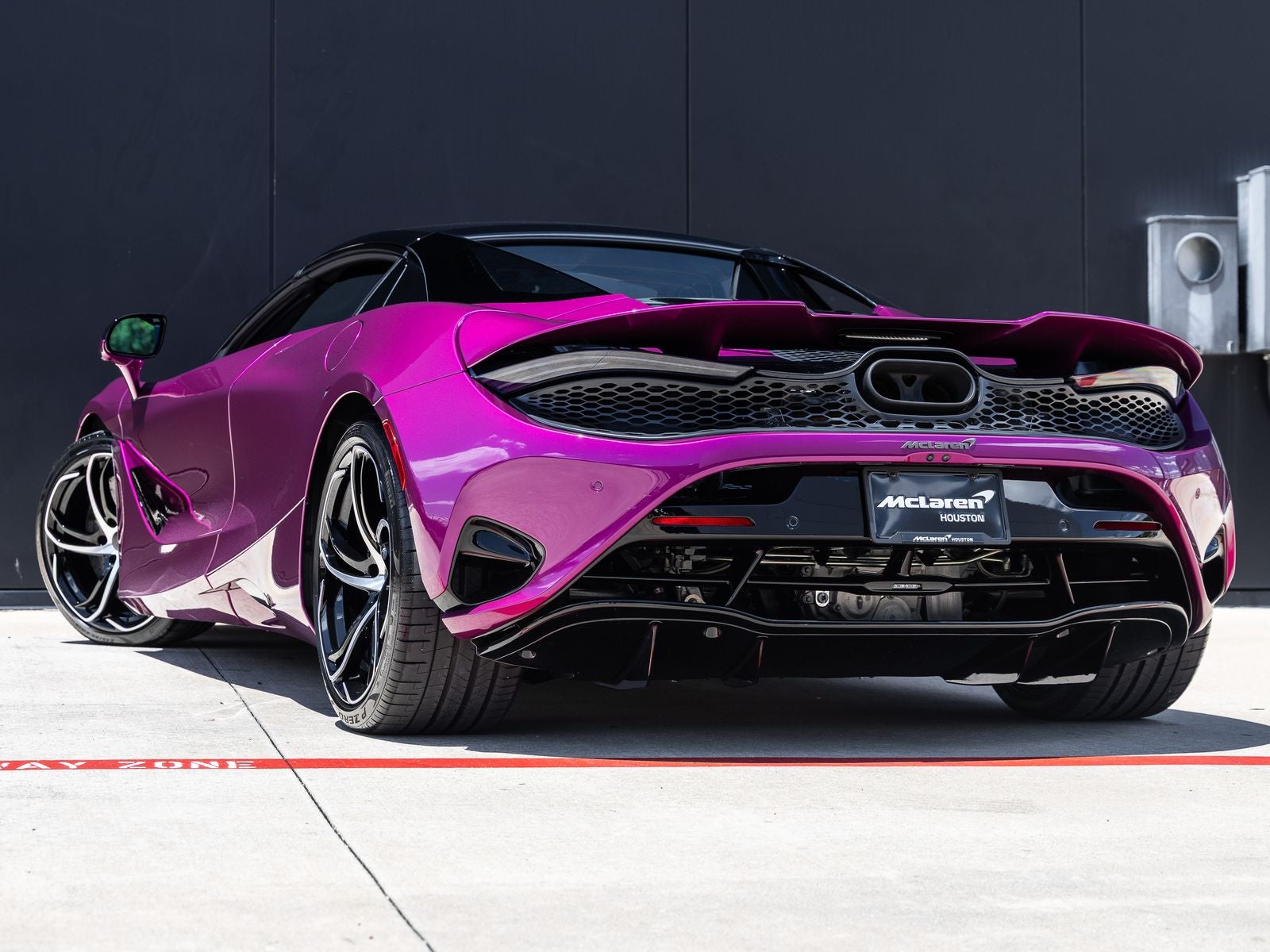 2027 McLaren 750S Base