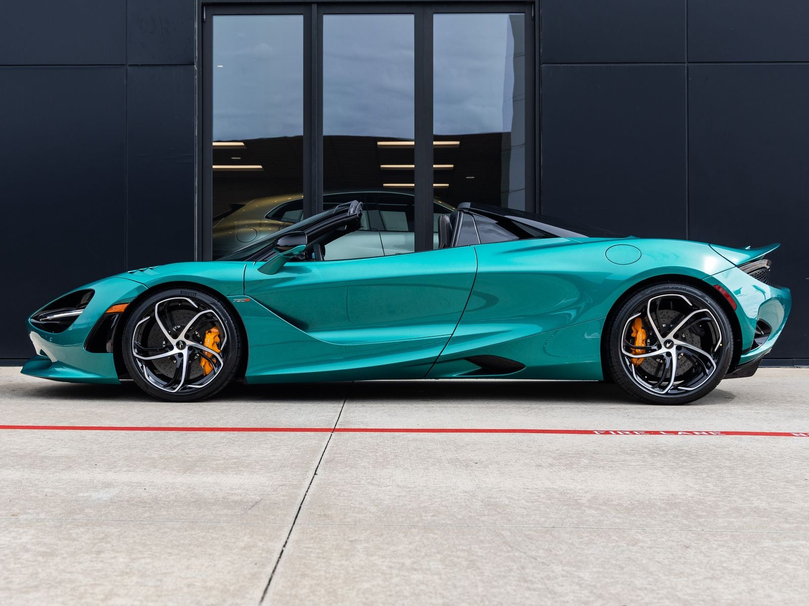 2027 McLaren 750S Base