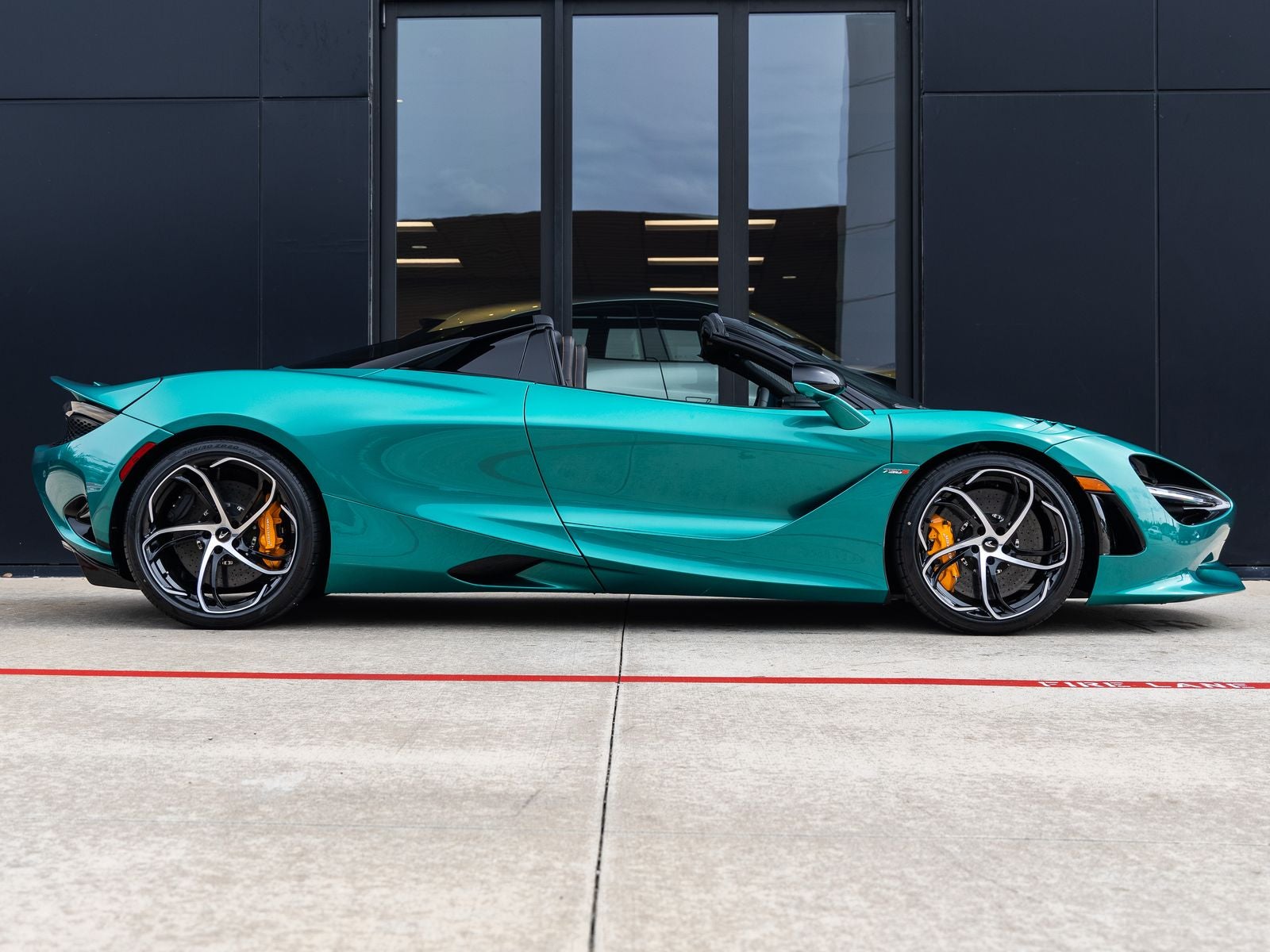 2027 McLaren 750S Base
