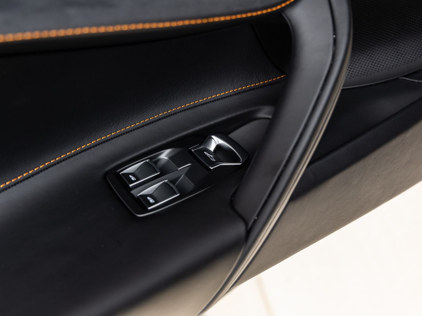 2027 McLaren 750S Base