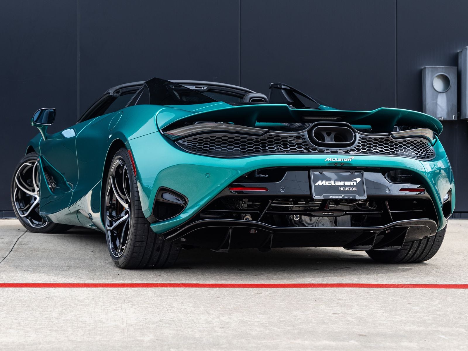 2027 McLaren 750S Base