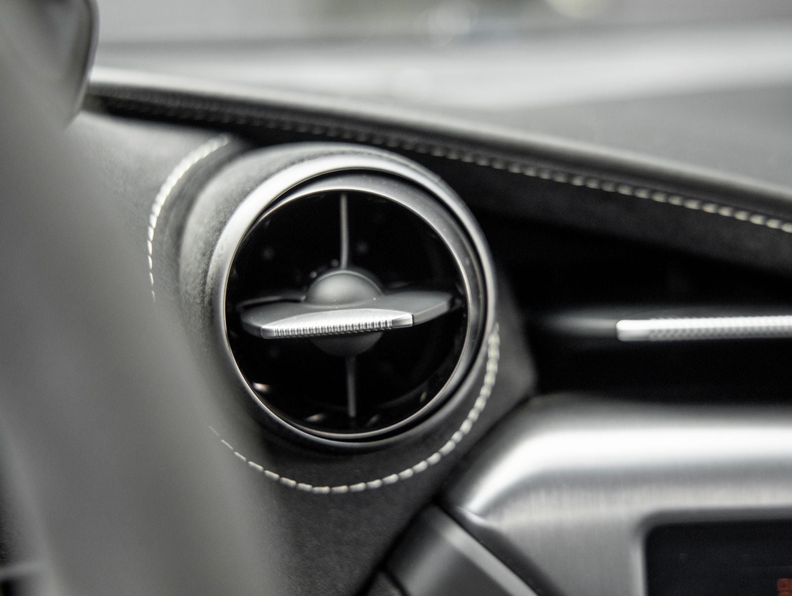 2024 McLaren 750S Base