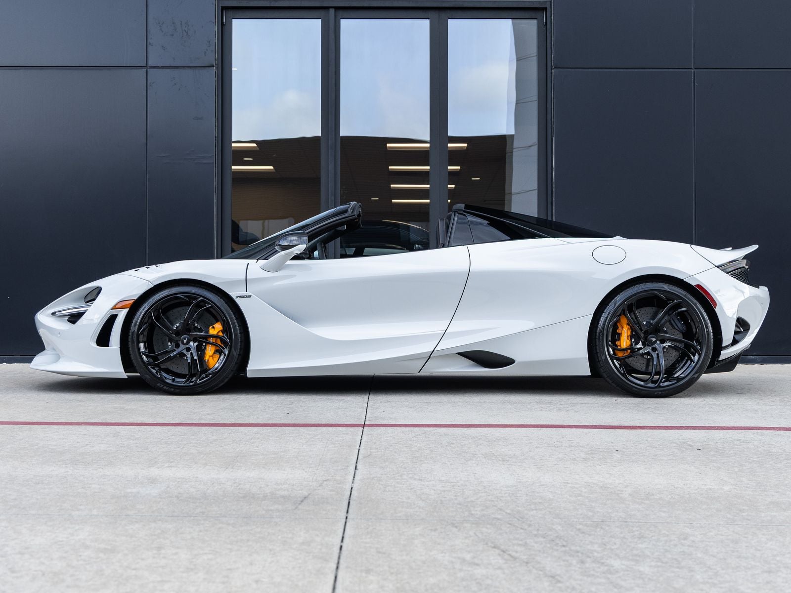 2027 McLaren 750S Base
