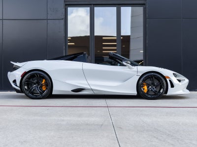2027 McLaren 750S Base