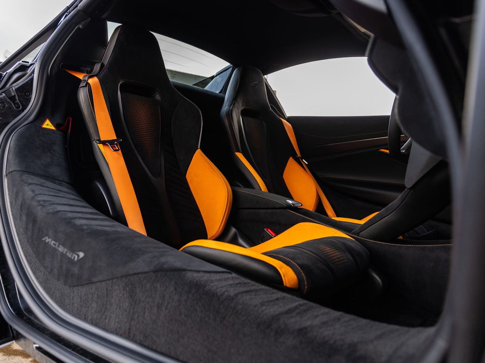 2027 McLaren 750S Base