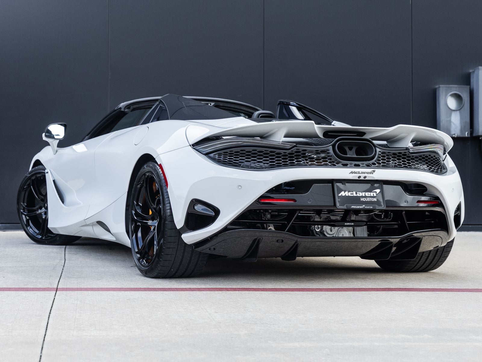 2027 McLaren 750S Base