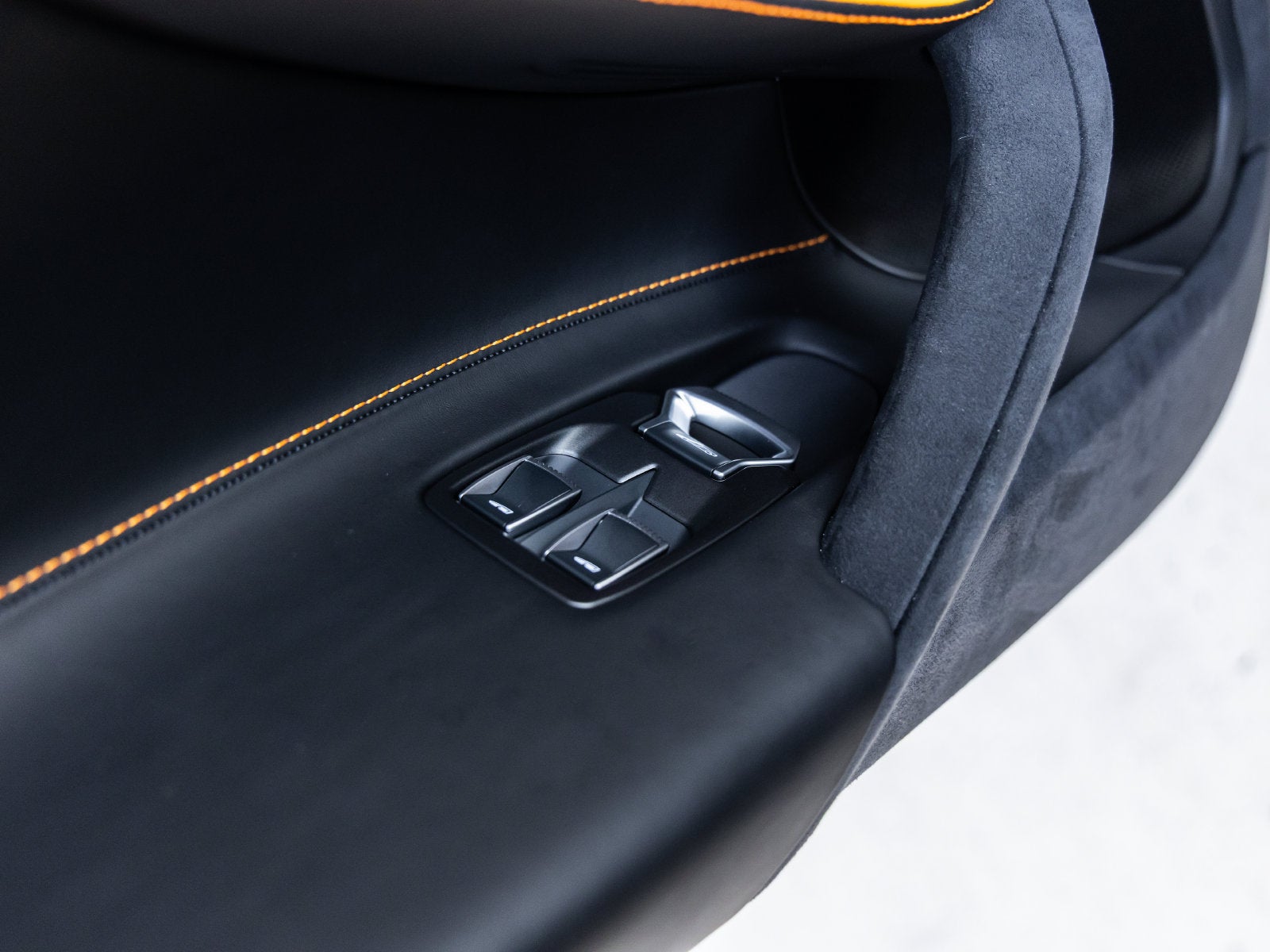 2027 McLaren 750S Base