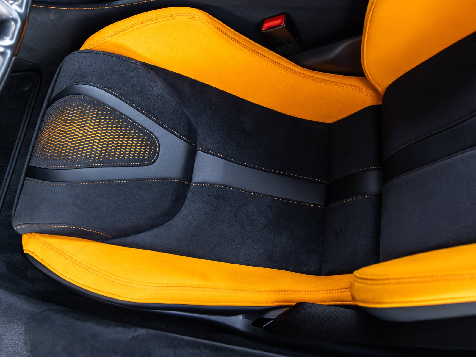 2027 McLaren 750S Base