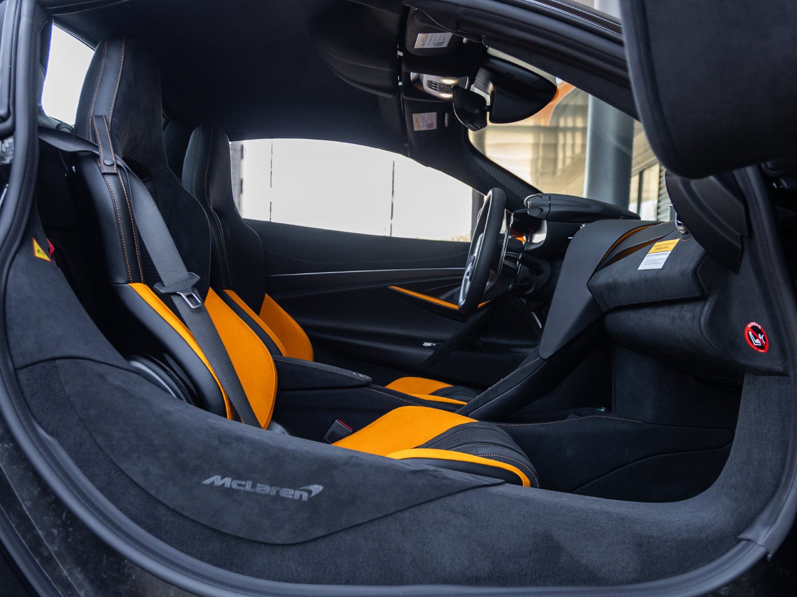2027 McLaren 750S Base