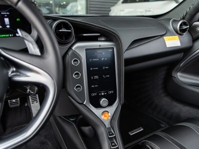 2026 McLaren 750S Base