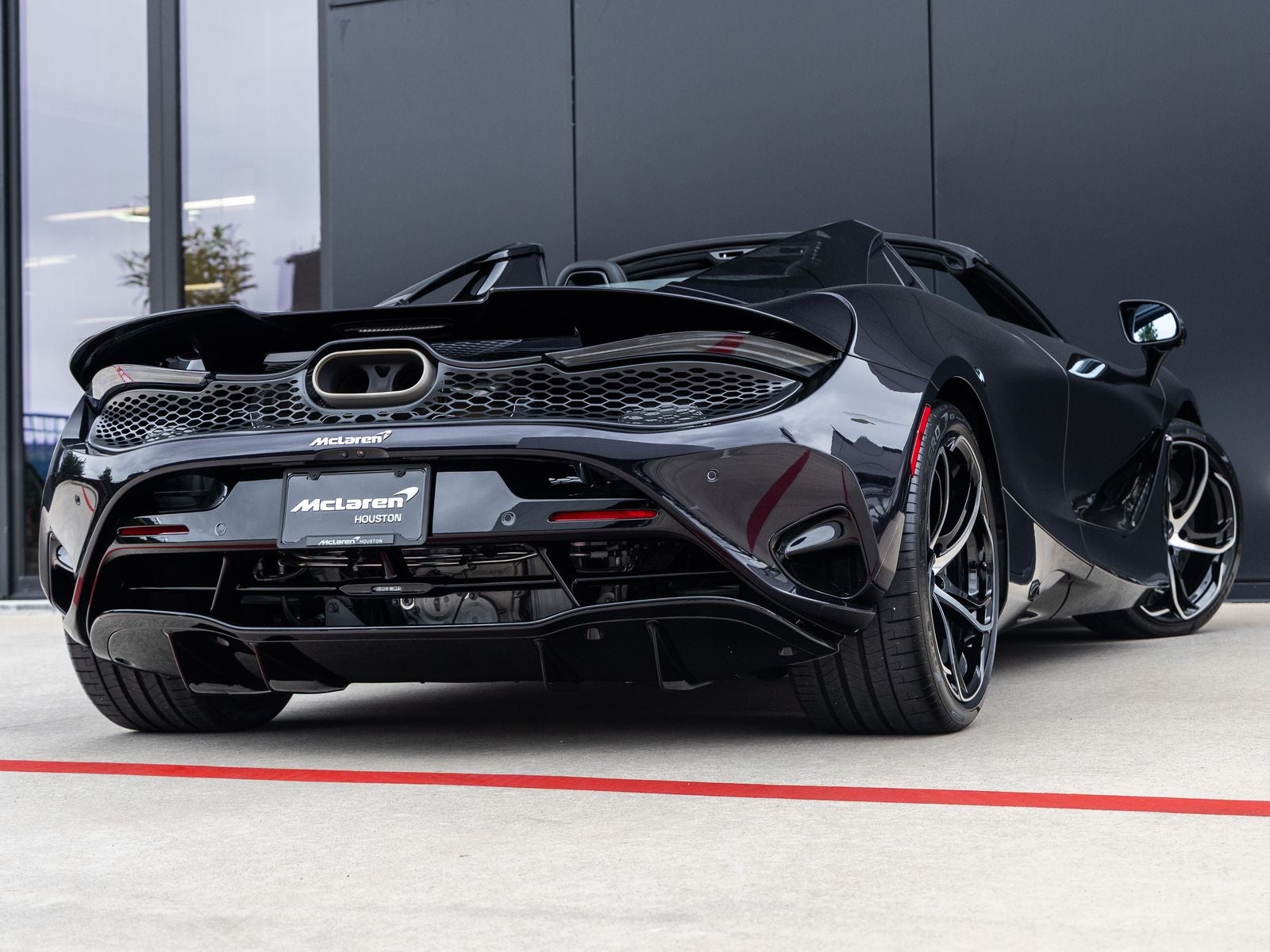 2027 McLaren 750S Base