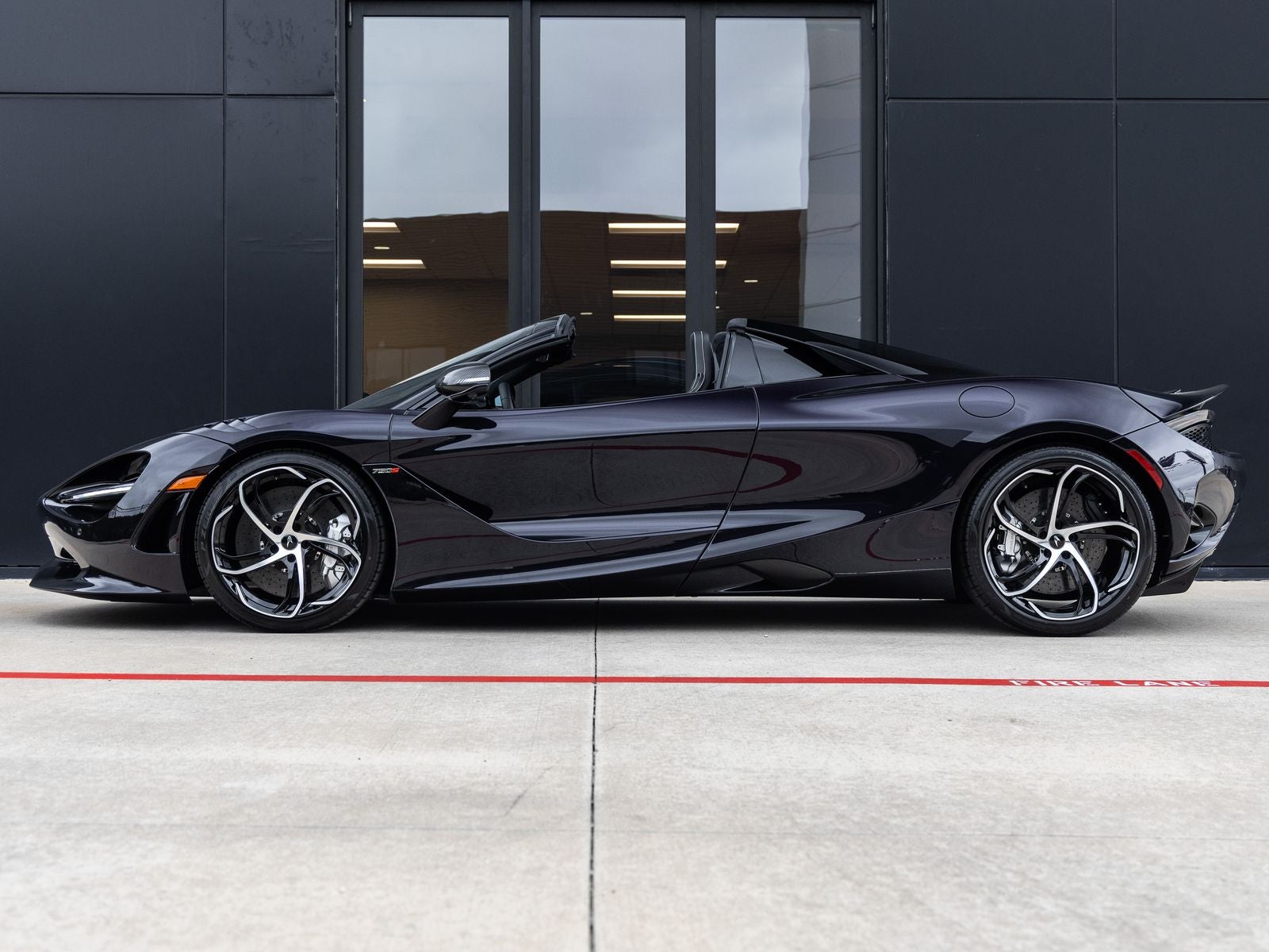 2027 McLaren 750S Base