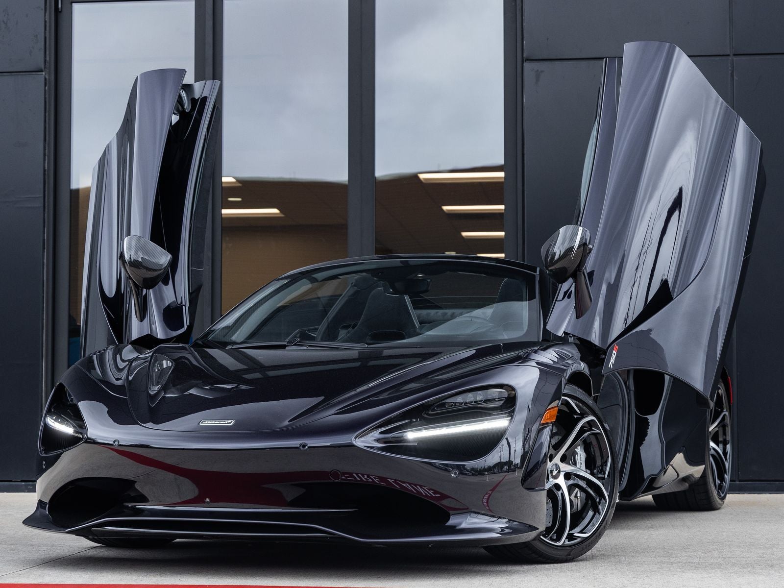2027 McLaren 750S Base