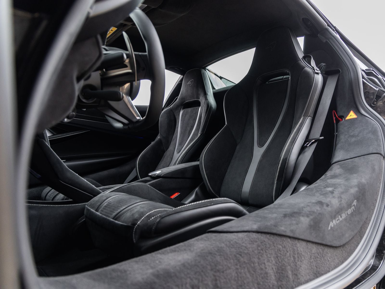 2027 McLaren 750S Base