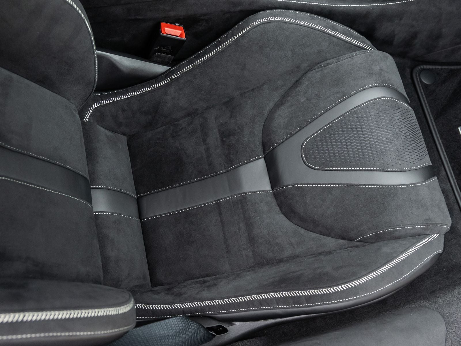 2027 McLaren 750S Base