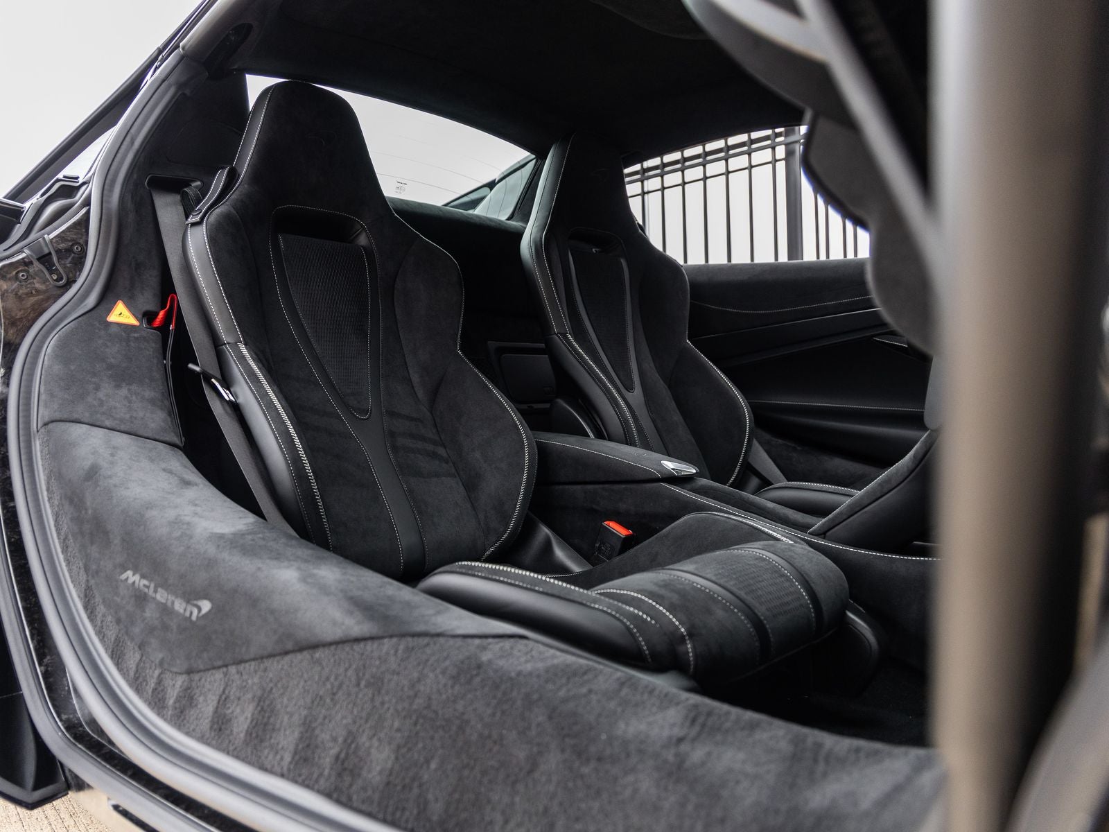2027 McLaren 750S Base