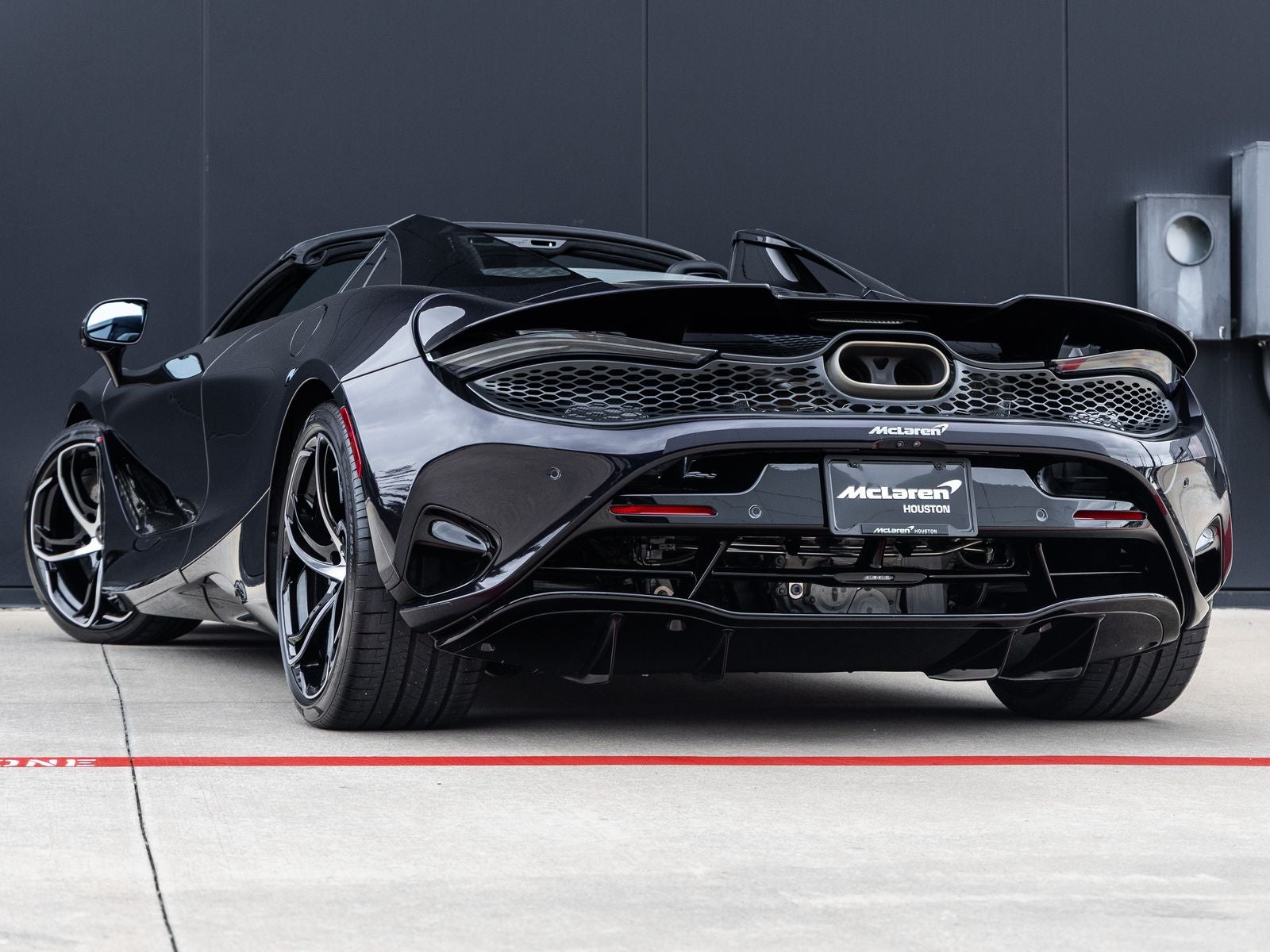 2027 McLaren 750S Base