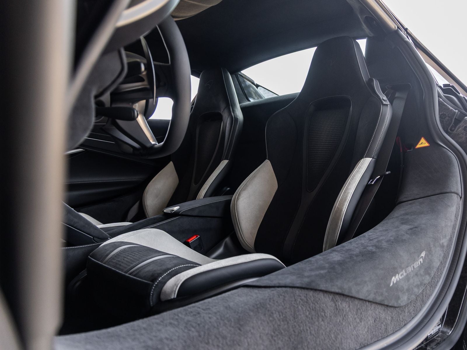 2027 McLaren 750S Base