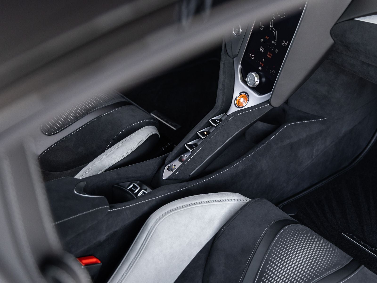 2027 McLaren 750S Base